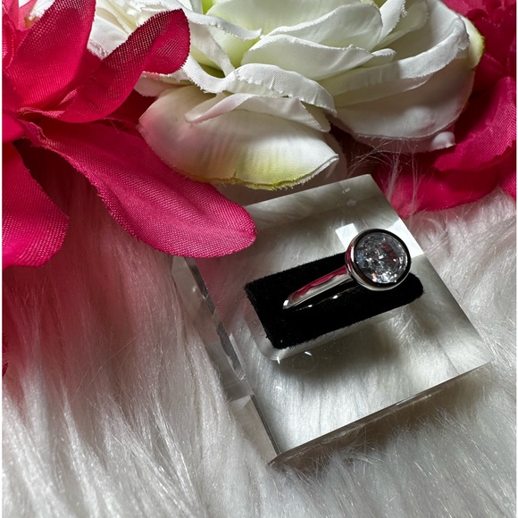 Inlaid Zirconia Diamond Set Ring NEW! - Picture 3 of 10